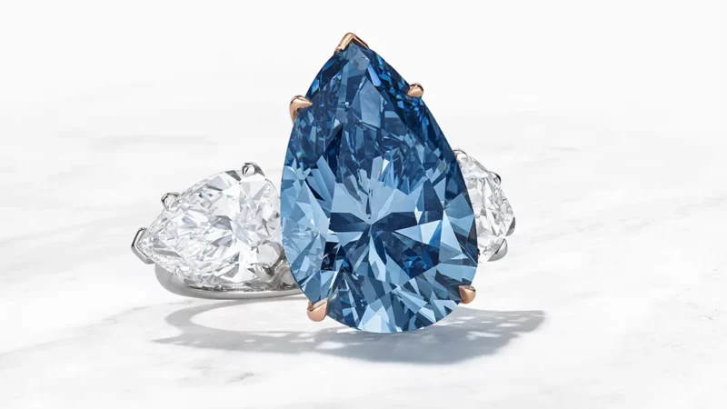 “Bleu Royal” Diamond Set for Auction bleu royal