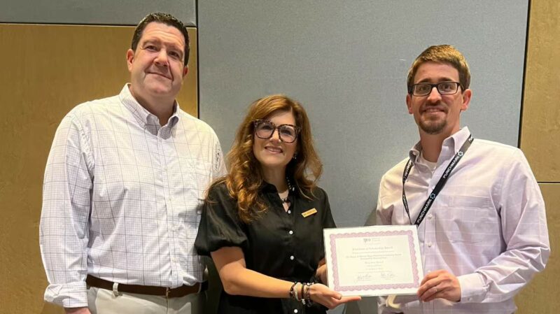 IJO Awards 23 Scholarships at Chicago Conference