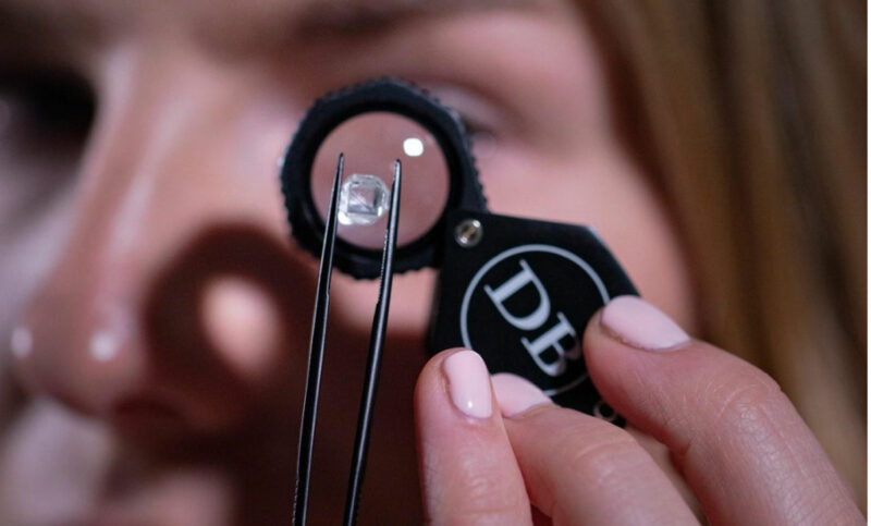 De Beers Cancels August Sight, Consolidates Sales Amid Industry Challenges