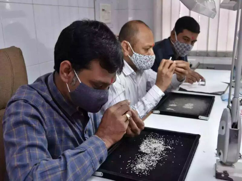 Extended Diwali Shutdown in Surat’s Diamond Industry Raises Job Concerns