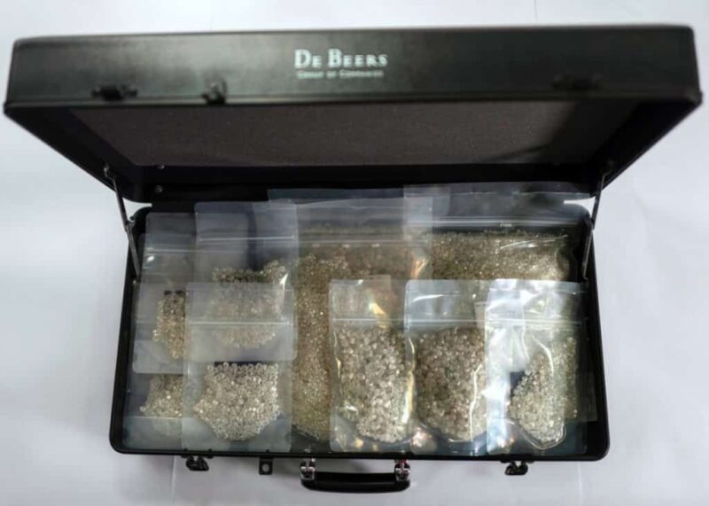 De Beers Faces Record Diamond Inventory Amid Market Challenges